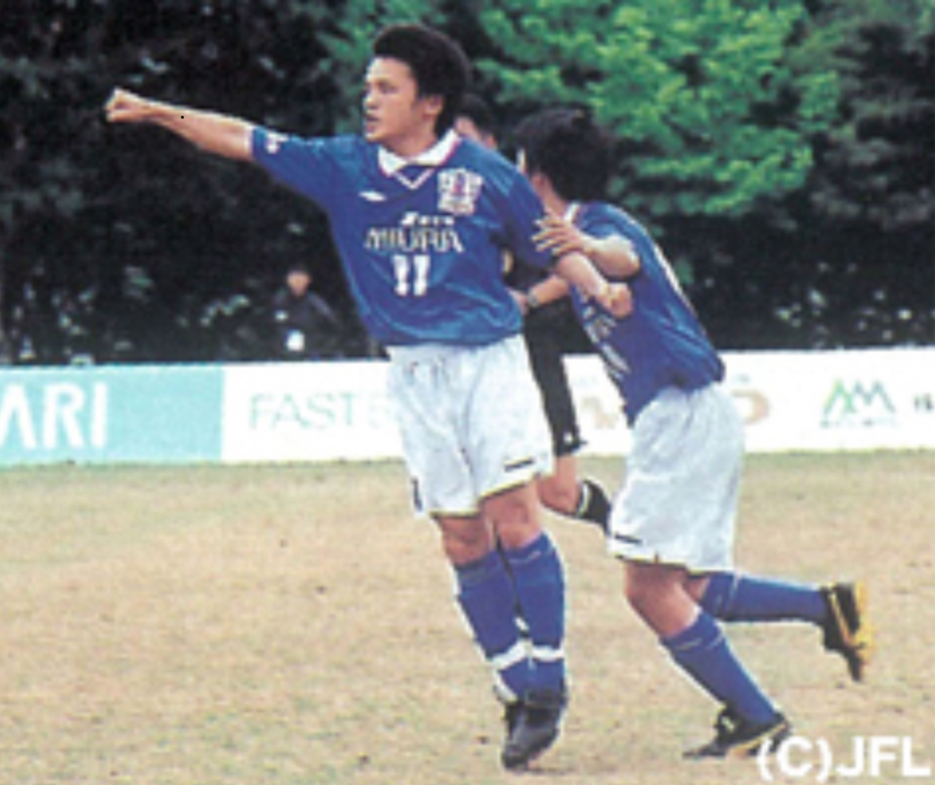 ともさん Tomosan サッカーユニフォームの世界 愛媛fcのjリーグ歴代ユニフォームをみてみよう 06年jリーグ参画 17年以降はオリジナリティ溢れるデザイン 隠れキャラなどあそび心もありますね 06 07 Diadora 08 Mizuno あなたの思い出の