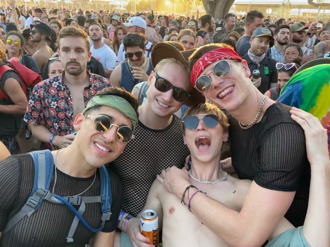 #EDCLV2021 This weekend with these hoes!! 🎉🎉🎉 @chrisandyxxx https://t.co/le1d1Rz2us<a href="/tag/edclv2021"class="tags">#EDCLV2021</a>