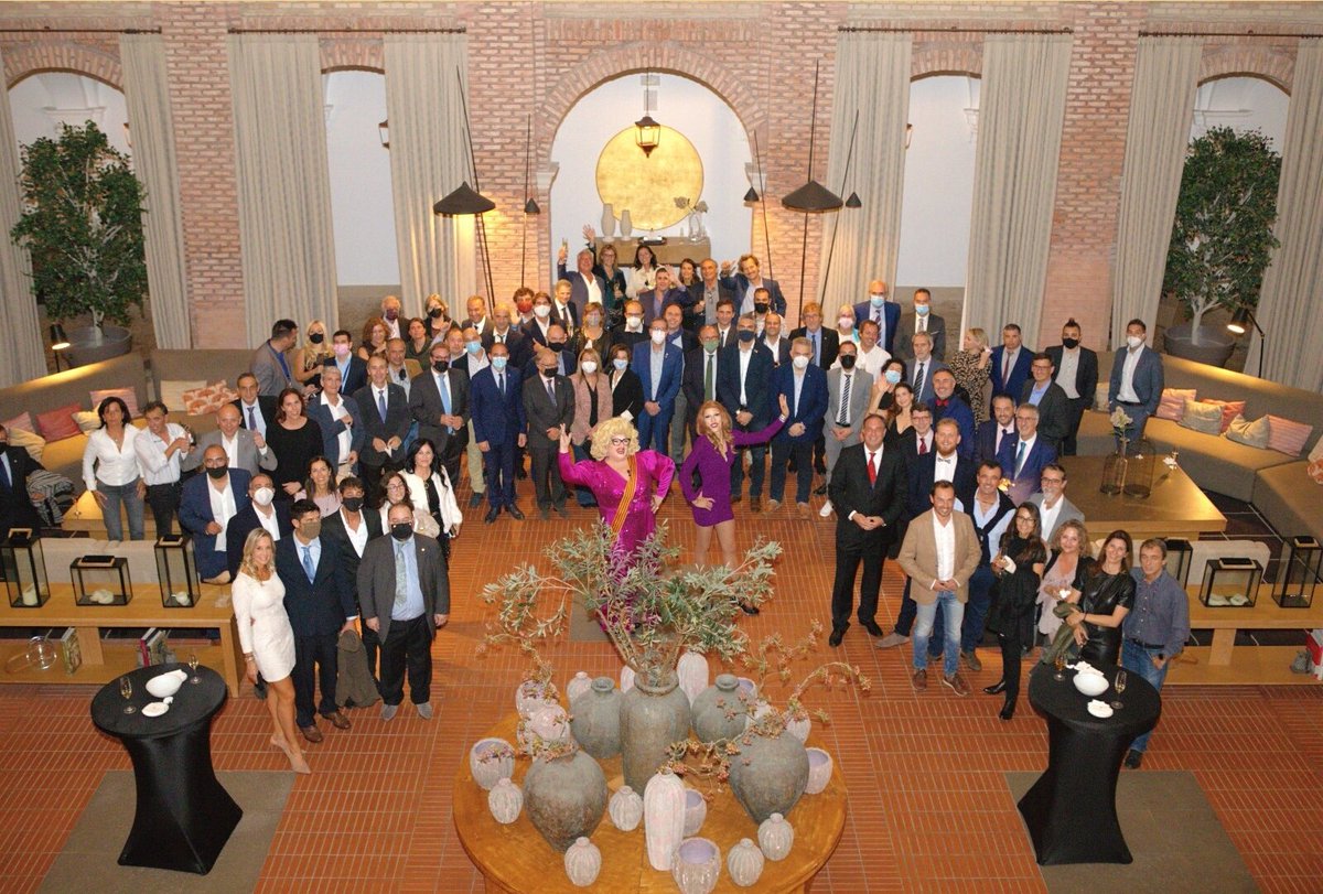 jose_crespin's tweet photo. Més d'un centenar de professionals, empreses i associacions de càmpings es donen cita al @paradores de #Lleida en el marc d' #Innocamping Un sector en expansió i una província, com la nostra, que és referent en oferta de descans, lleure, esport i natura en càmpings https://t.co/yLqeMe5C40