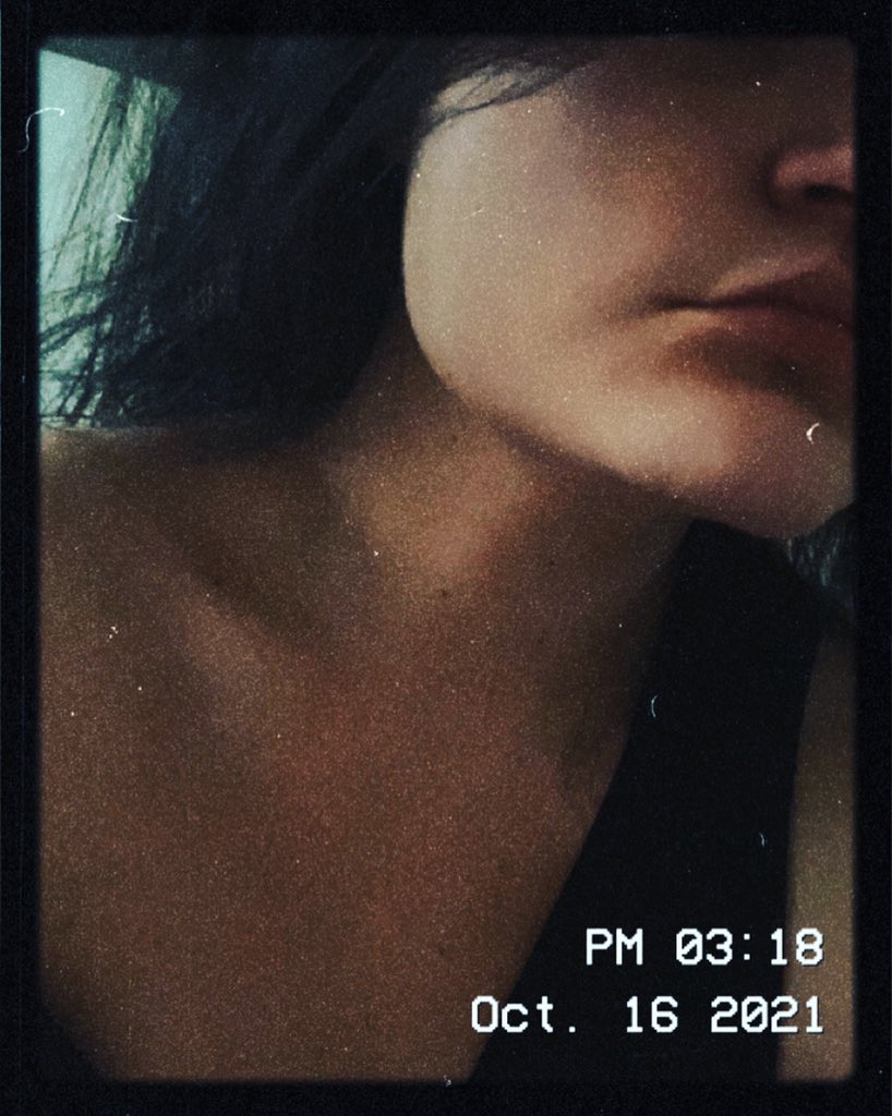 devaproblem's tweet photo. Ну а чо и нет то. Все равно скучно. Собираться на проводы друга ещё рано  #нюдсочетверг https://t.co/Ek51ZGP8SZ