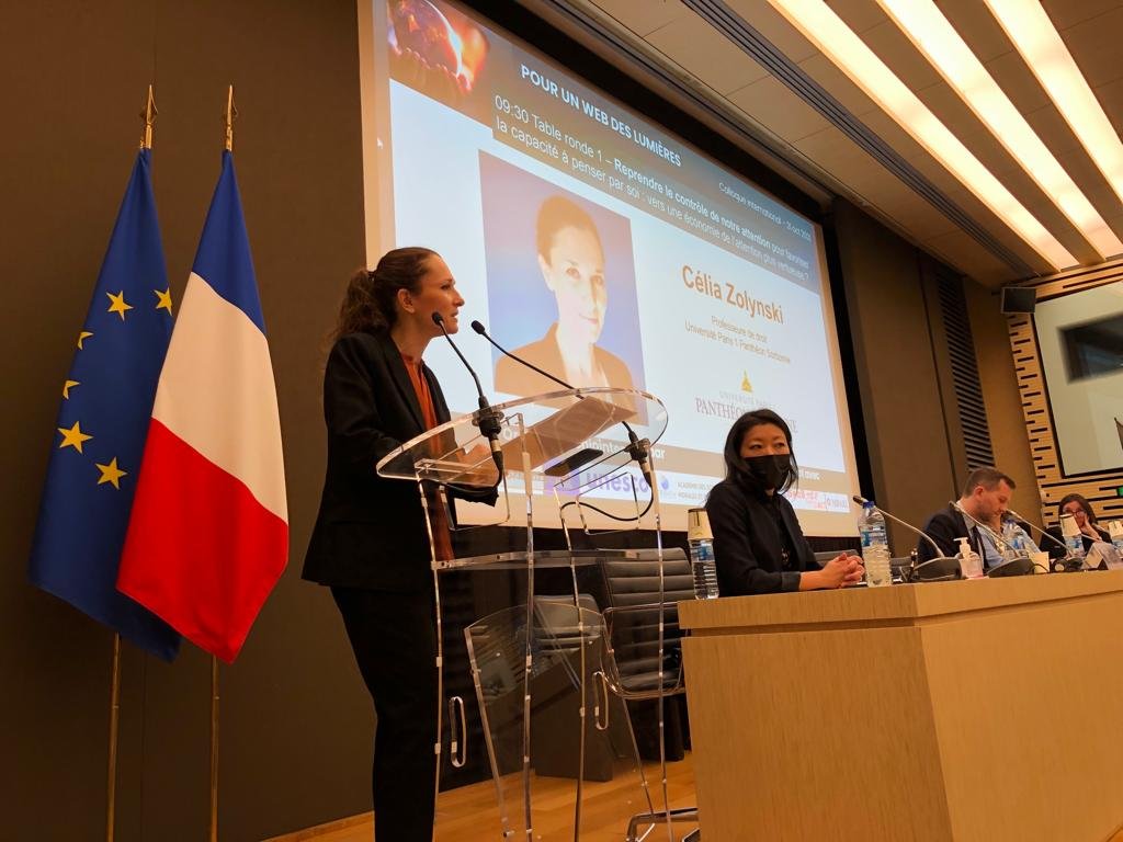 Colloque #WebdesLumières c'est parti!
- Reprendre le contrôle de notre attention
- Renforcer le pouvoir d’agir des travailleurs
- Protéger la démocratie à l’ère du numérique
- Éduquer les enfants à l’usage du numérique
Suivre en direct en ligne👉bit.ly/3n2W8Px
#webwewant
