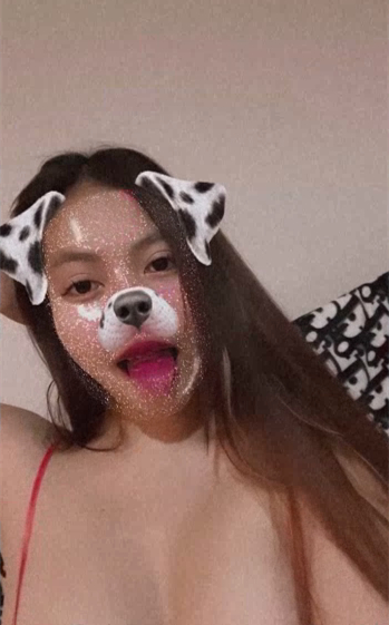 一个睡衣就把你们看射了？
#母狗