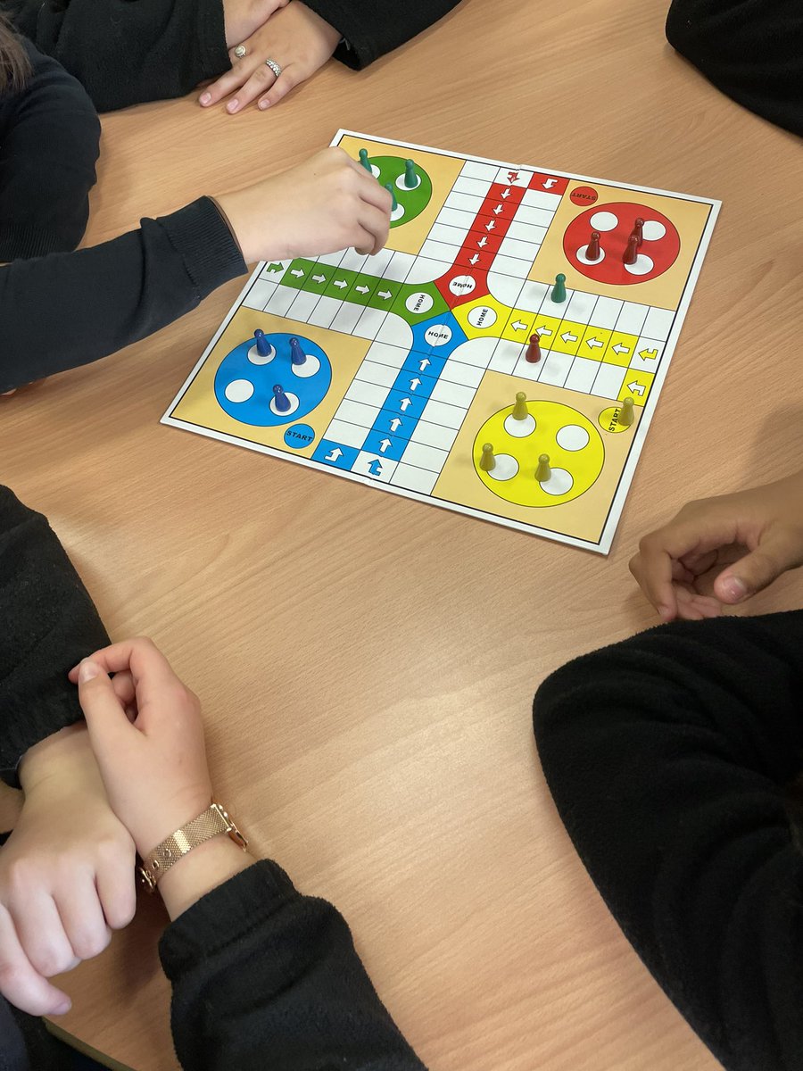 WMSLIBRARY6's tweet photo. 7 Wye enjoying their well-deserved games session! They were the class to read the most words in year 7 in two weeks! 👏🏼📚#AcceleratedReader https://t.co/AyILoAdb94