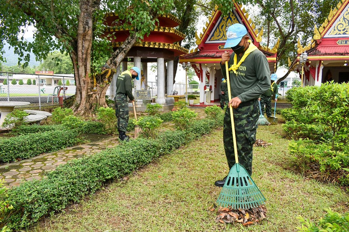 Army4PR's tweet photo. วันที่ 21 ต.ค.64 ร.5 จัดกำลังพลจิตอาสาพระราชทานของหน่วย จัดกิจกรรมจิตอาสาพัฒนาสาธารณประโยชน์ เพื่อถวายเป็นพระราชกุศล, แสดงออกถึงความจงรักภักดี และน้อมรำลึก ถึงพระมหากรุณาธิคุณ เนื่องในวันคล้ายวันสวรรคตพระบาทสมเด็จพระจุลจอมเกล้าเจ้าอยู่หัว 23 ตุลาคม 2564
#กองทัพภาคที่4 https://t.co/Di4k4nQti6