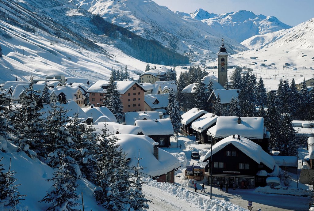 lugaresdenieve's tweet photo. Suiza no pedirá el pasaporte Covid para esquiar en sus estaciones de esquí https://t.co/OL8BCOlbOF https://t.co/jyoI4ZMbNW