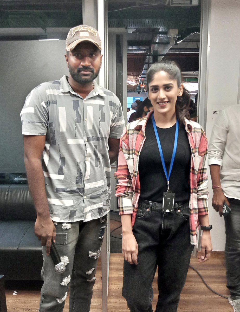 Ram_Isukapati's tweet photo. Done with #songshoot 🎤🎥#సమ్మతమే It was a pleasure to work with u @iChandiniC garu 🤩nd thnks for dis opportunity @gopinath_reddyy bro😍 #ramisukapati #choreography #rammaster #choreographerram 🎤5.6.7.8 https://t.co/iOVIkNlqtK