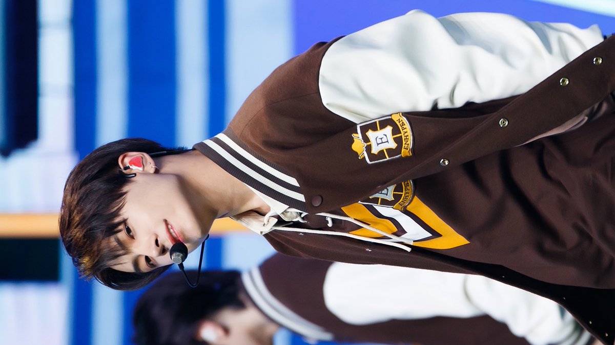 0420FEED's tweet photo. Insanely Handsome 

#ENHYPEN_JAY #JAY https://t.co/mL4MbtgzKd