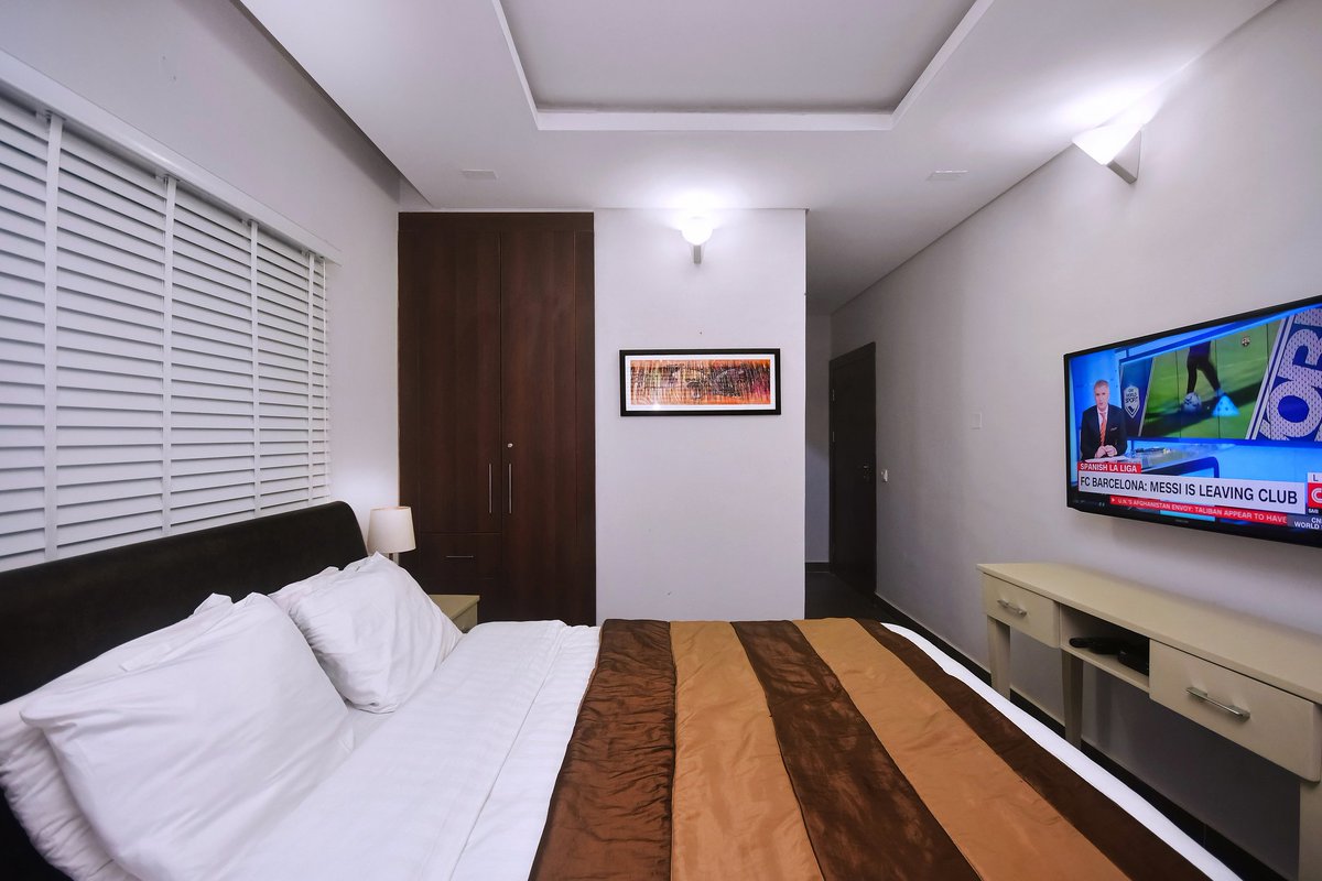 LekkiRentals's tweet image. Gather your family and friends at the most luxurious shortlet apartments in Lagos this month.
📍:Lekki Phase 1
📍: VGC
For enquiries and bookings contact us: makeitnigeria@gmail.com or +2348174702562