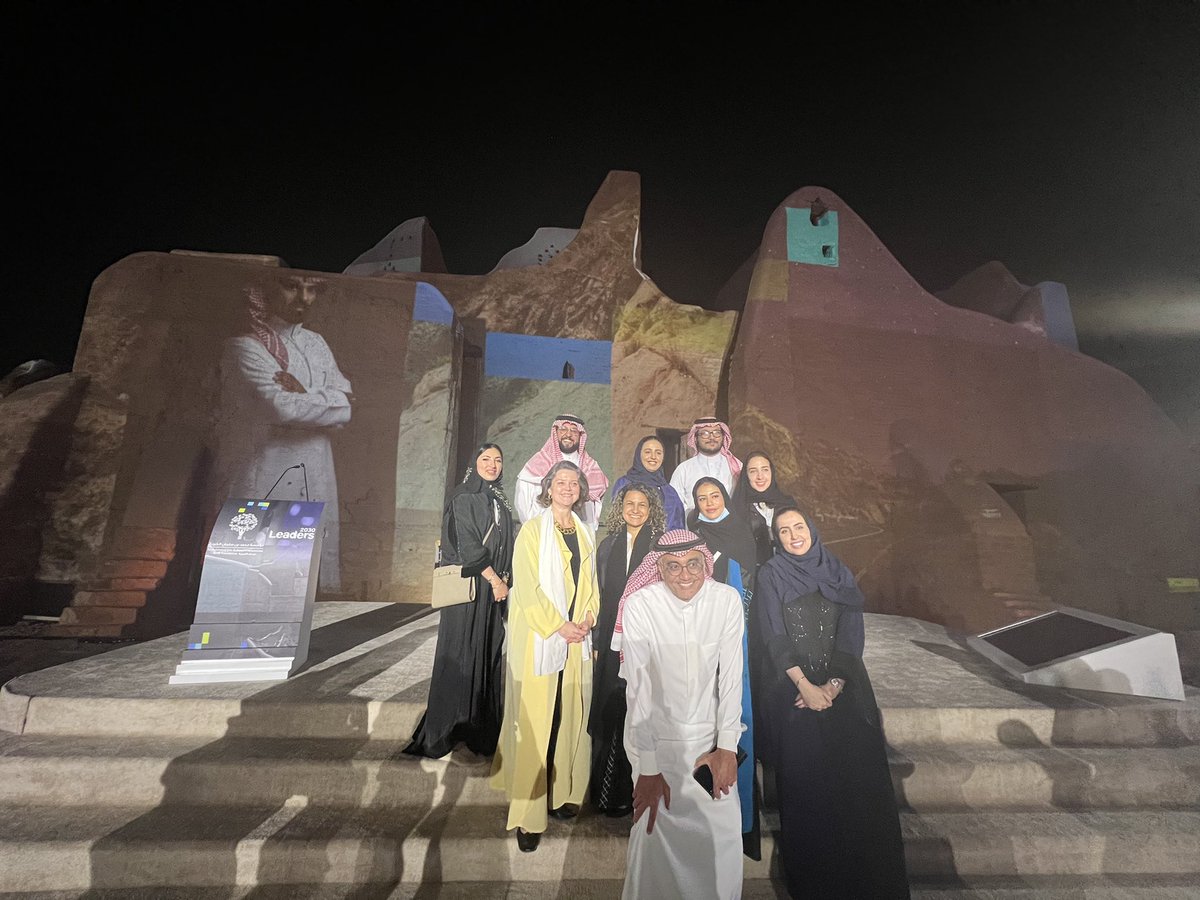 alkridess's tweet photo. كان شعور جميل جدا ان ترى الجهد المبذول يتحول الى واقع امام عينك. شعور لايوصف لحظة بدء حفل تدشين برنامج قادة ٢٠٣٠ بحضور الامير عبدالعزيز بن سلمان وعدد من اصحاب المعالي. انا اعتبر نفسي محظوظ ان حصلت لي الفرصة بأن اكون جزء من الفريق القائم على نجاح هذا البرنامج #2030Leaders_KSA https://t.co/w2kV056eSg