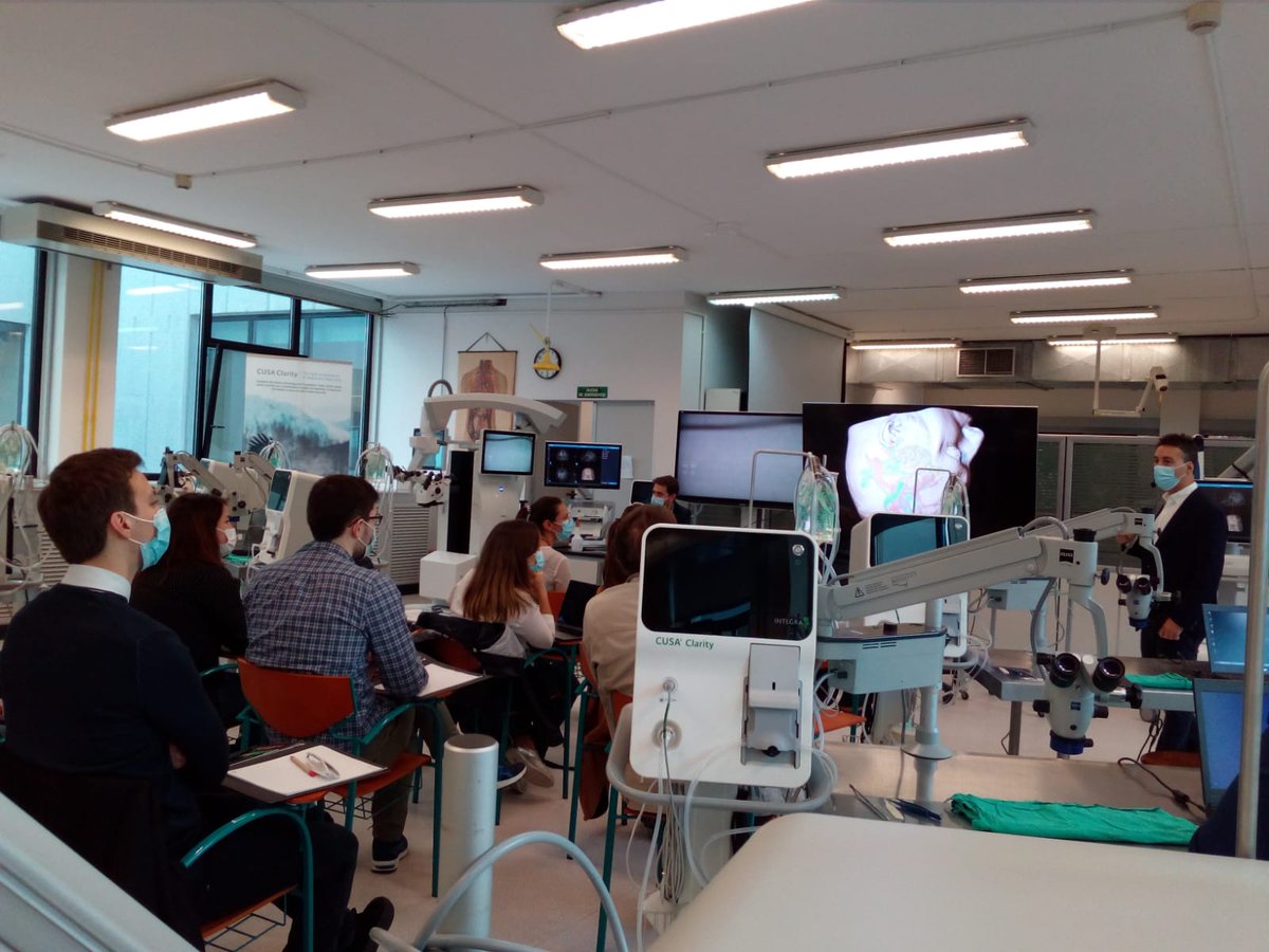 AforoCongresos's tweet photo. [ORGANIZAMOS] Hoy comienza la 4ª Ed. del Curso 3D Advanced Fiber #dissection Course #3DFiberSdr en #Santander, 21-23 OCT. La edición 2020 no se pudo celebrar por #COVID19 pero por fin volvemos a las aulas de @unican 👏
ℹ️https://t.co/DOodjYafYP
@HUnivValdecilla @SociedadSENEC 
👇 https://t.co/Ne01HrujkU