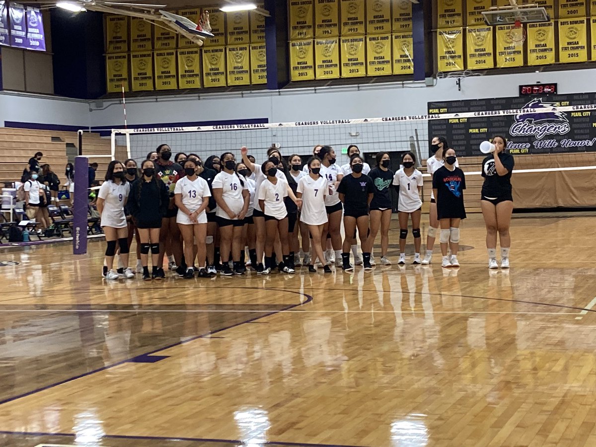 LianeSataraka's tweet photo. Having sports and spectators back tonight at volleyball was amazing!! My ❤️ is full. Congrats PC for the sweep!! #purplerunsdeep https://t.co/vqjVioBk0N