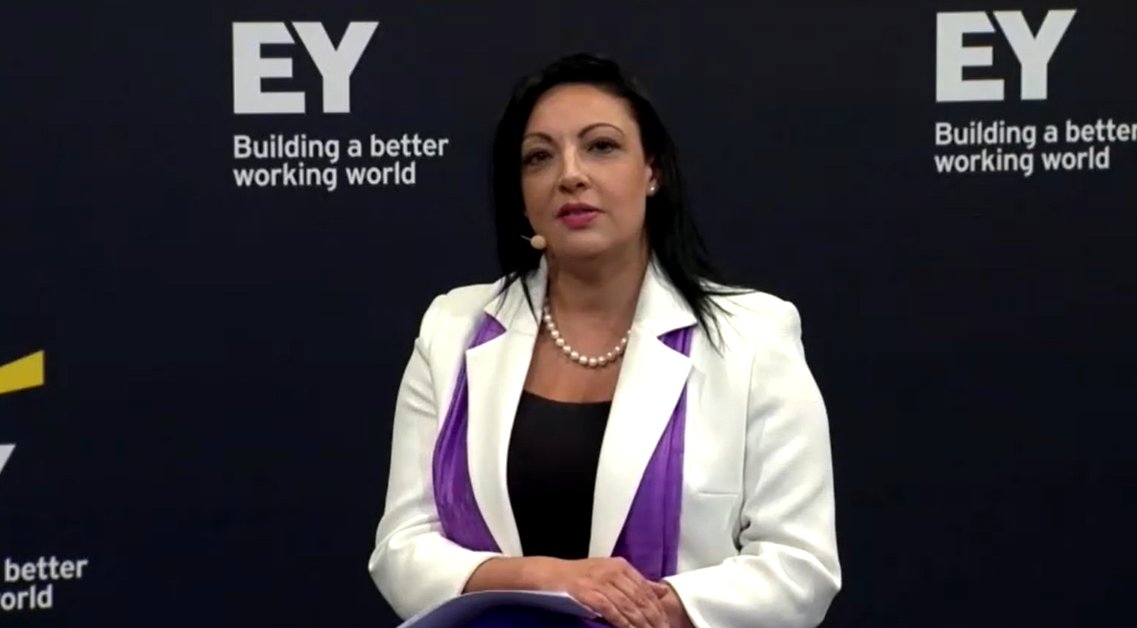 MaltaChamber's tweet photo. 📣 HAPPENING RIGHT NOW 📣
The Malta Chamber CEO, Dr Marthese Portelli, shares the Chamber's views on the future of #work during Day 3️⃣ of EY Malta's #FutureRealised Week. https://t.co/sWmkEuN9dL