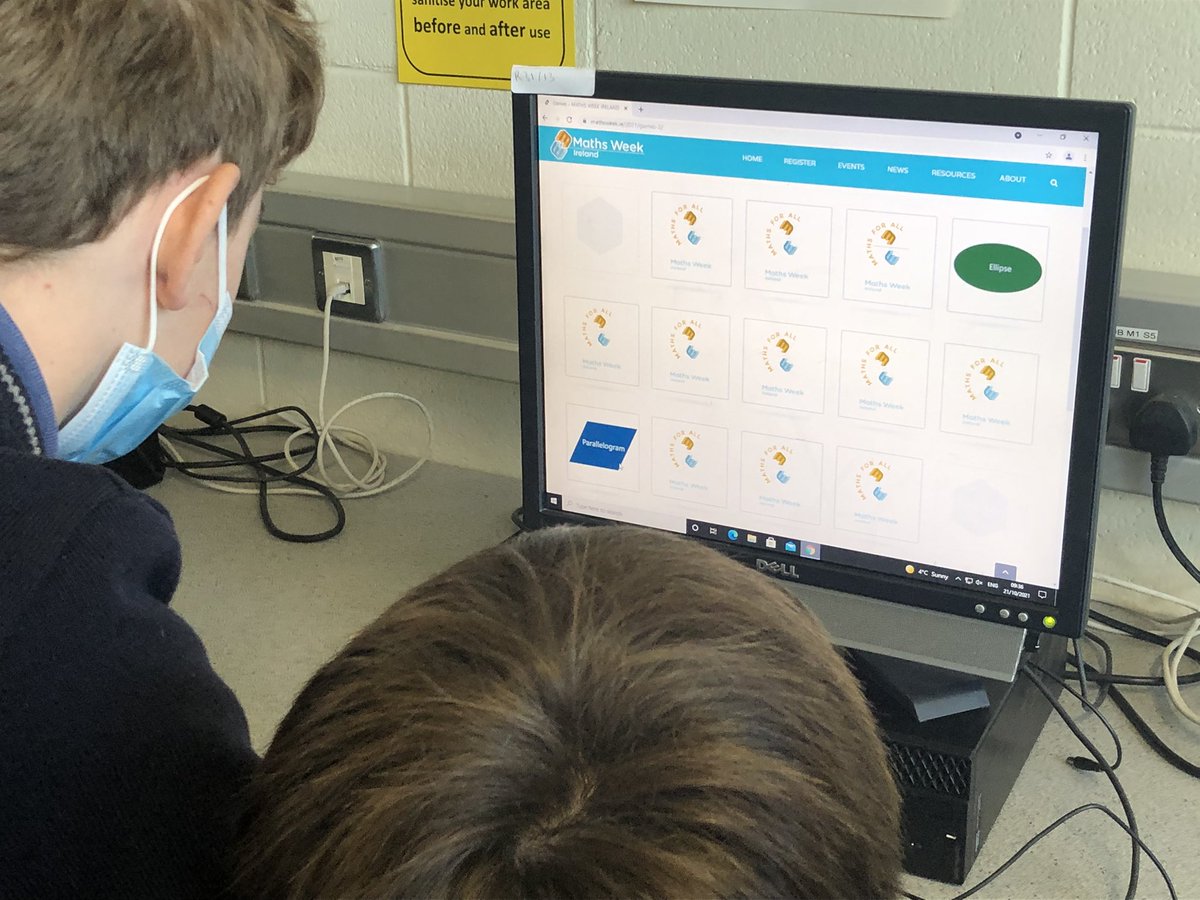 trionoidemaths's tweet photo. Sa maidin seo, tá 2AG ag baint  taitneamh as cluichí mata sa seomra ríomhairí 😎#MathsWeek2021 #trionoide #juniorcycle https://t.co/lHgxI64tEr
