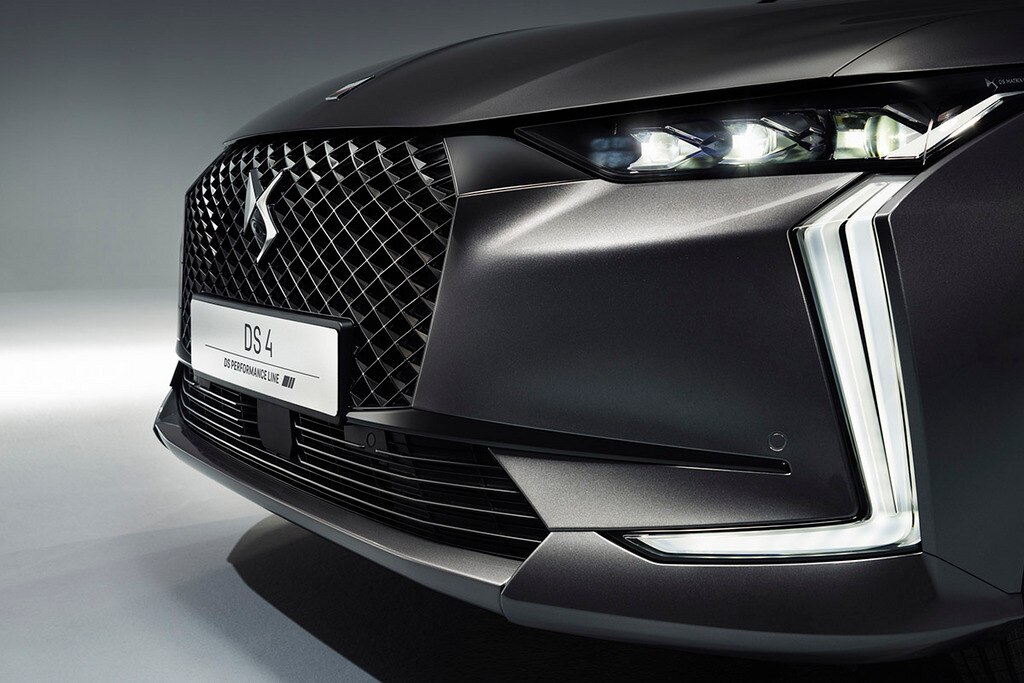 APGCitroenenDS's tweet photo. Ervaar als eerste de ultieme rijprestaties van de DS 4 op vrijdag 29 oktober a.s. in onze DS Salon.
De sportieve en elegante DS 4 Performance Line Plug-in Hybride (PHEV-225 PK) staat voor u klaar aan de Marconistraat 17 in Zwolle!
Proefritafspraak 👉https://t.co/MHoI5fqxjU https://t.co/AA42PxslYj
