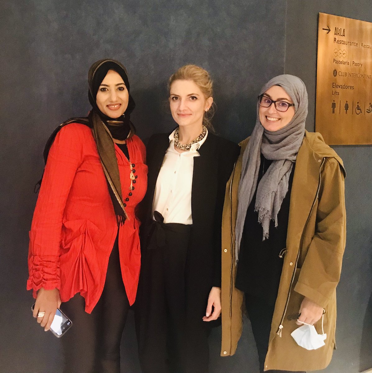 AmandaFigueras's tweet photo. Some free time for networking and creating deep connections in Lisbon after the hard work at the III European Policy Forum Dialogue. @KAICIID @ECRL_PEACE #dialogue4inclusion #Network4Dialogue https://t.co/L9ZQRWBvS3