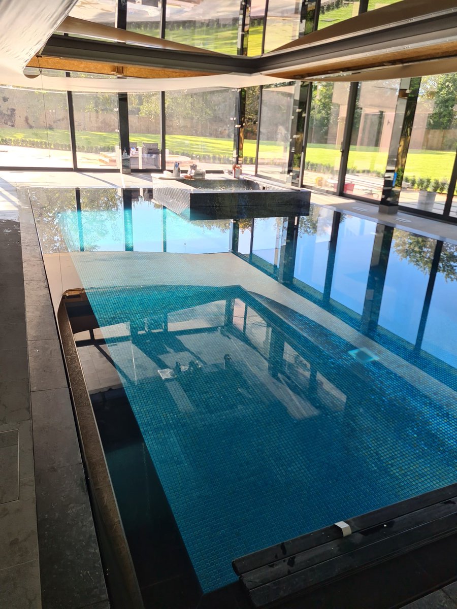 EdgeProjectsLtd's tweet image. Lights on and pool warming up nicely 🏊♀️🏊♂️
#bespokehome #luxuryhouse #luxuryhome #luxuryhomebuilder #newbuild #swimmingpool
edgeprojectsltd.uk
facebook.com/EdgeProjectsLi…