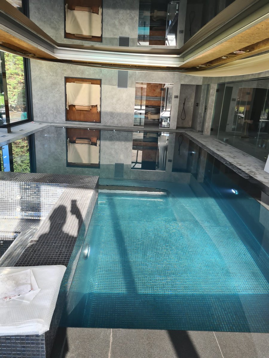 EdgeProjectsLtd's tweet image. Lights on and pool warming up nicely 🏊♀️🏊♂️
#bespokehome #luxuryhouse #luxuryhome #luxuryhomebuilder #newbuild #swimmingpool
edgeprojectsltd.uk
facebook.com/EdgeProjectsLi…