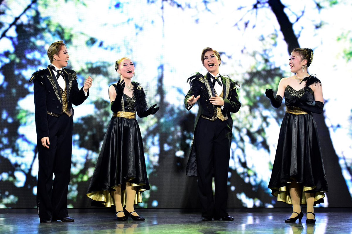 oskrevue's tweet photo. #華月奏 主演「Every Little Star」ロングラン上演中です🌟
4人が織りなす暖かみのある美しいハーモニーにグッと心を掴まれる本作❣️

もちろんコミカルなシーンも今回の出演者ならではの個性が詰まってます🕶✨
ぜひ劇場にお越しくださいませ。

#EveryLittleStar
#OSK日本歌劇団
#oskrevue https://t.co/aIZrpIsu7c