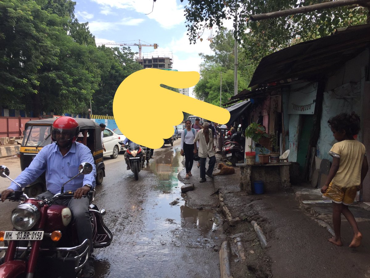 INDASHY's tweet photo. @TOIMumbai Opp Kaka petrol pump LBS marg bhandup west @mybmc @CMOMaharashtra @OfficeofUT @mybmcRoads @mybmcWardS  encroachment on Foothpath by BMC workers who is on Clean-up van BMC is protecting this encroachment https://t.co/78LhTV2tcv