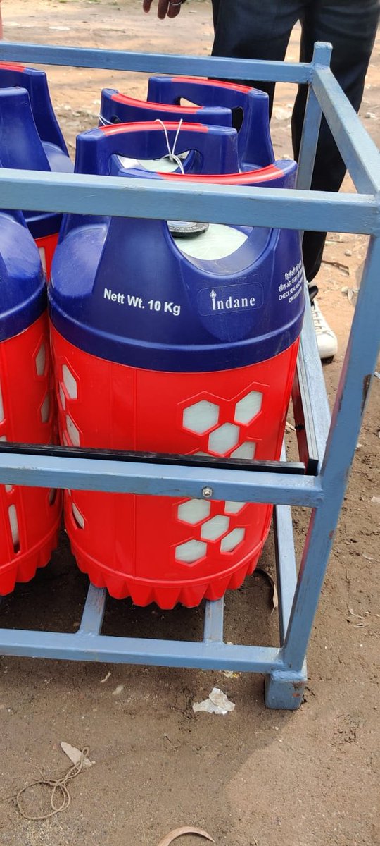 JhalakIndane's tweet photo. We are bringing a brand new LPG experience to you. Indane composite cylinder is lightweight, translucent, rust free, and aesthetic! Available Now! @IoclJharkhand @DirHR_iocl @PMOIndia @DC_Ranchi @RanchiPIB https://t.co/SH25rUqOKz