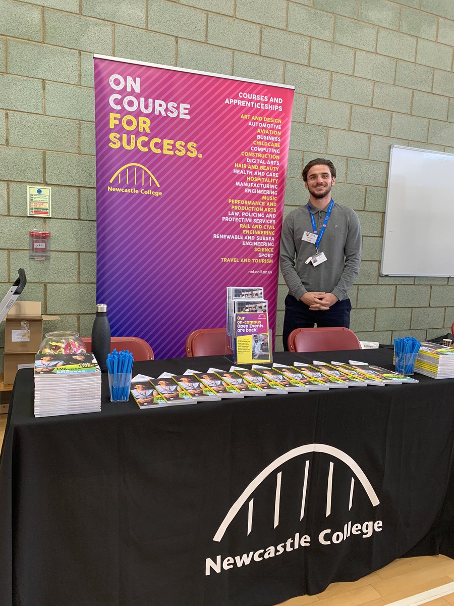 NCLKatieM's tweet photo. Representing @NCLCollege at @ShottonHall Y11 Careers Fayre today with our newest member of the team, Tom 🎉 #ncl #iminncl #Newcastle #newcastlecollege #careers https://t.co/nAEUFcoMS0