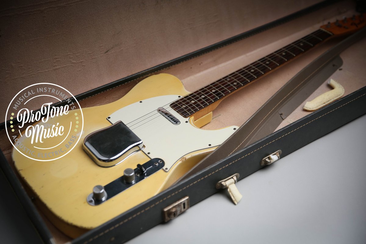 ProToneGuitars's tweet photo. 🔥🎸 New Arrivals! Three stunning teles just in 1973, 75 &amp; 77 available now in store and will be on our website today! 🎸🔥 @ProToneGuitars  @Fender  #fender #vintagefender #telecaster #tele #countryguitar #liverpool #guitarshop #guitarsdaily #guitarphotography #guitarsarebetter https://t.co/w3CIMLf1Ga