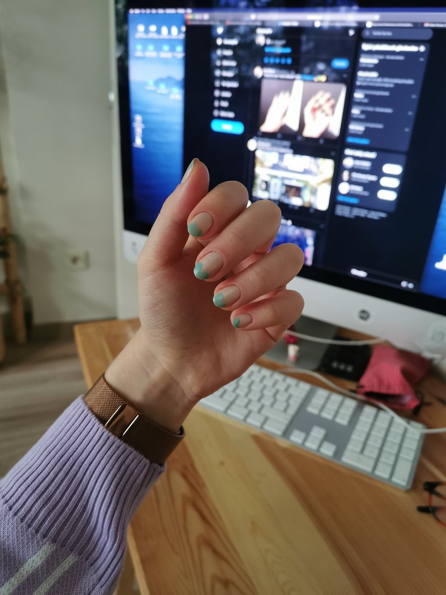 ''Mutlu bir gün olsun 💐'' dedi. <a href="/limonilin/">Nil Batmanoğlu</a> 💅💫☺️