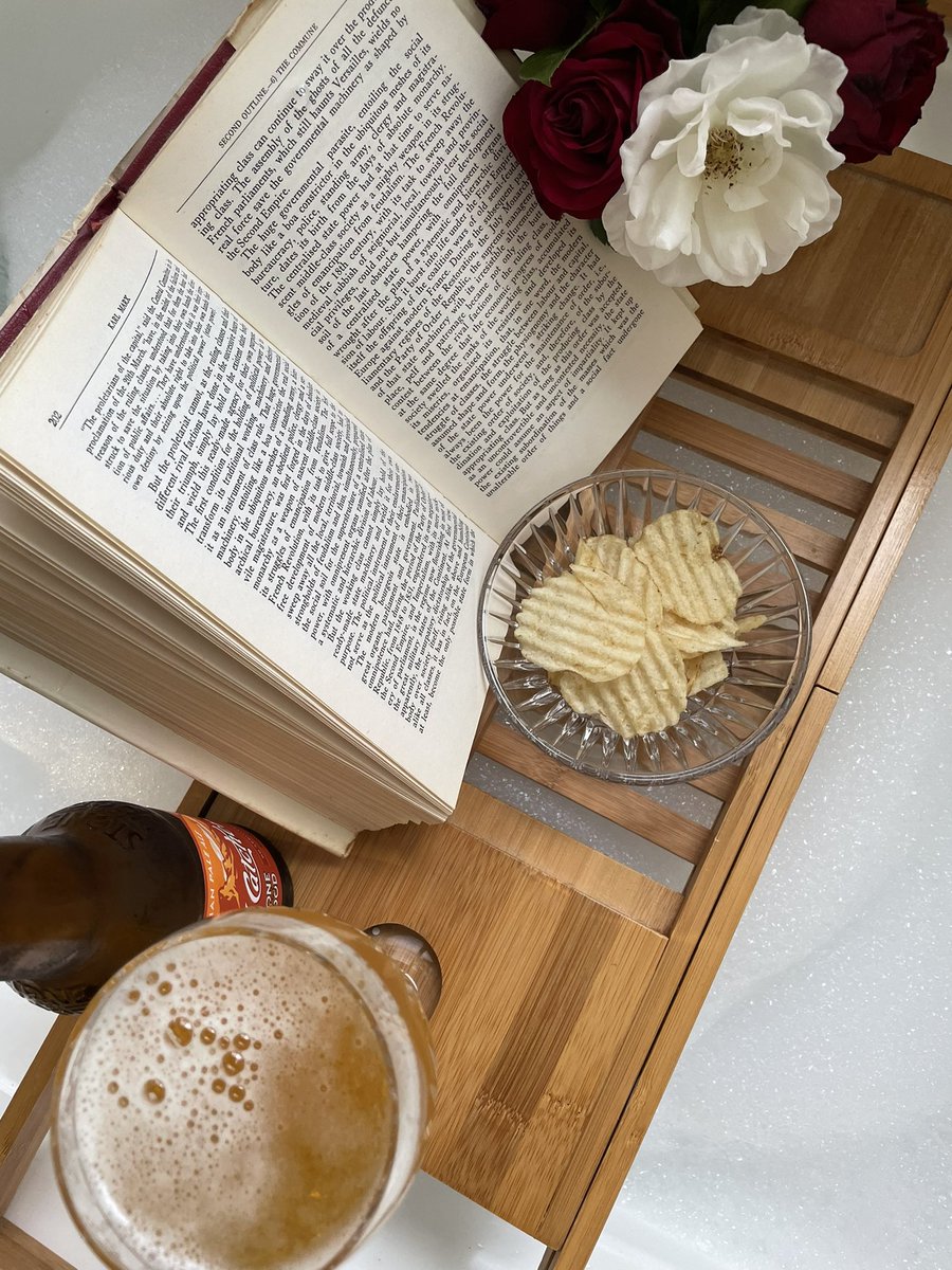 Biannual bath brought forward, toasting the occasion with a fine ale in the good glass, bettering myself with a good book and enjoying some of those chips I keep on my shoulder #CheersPru #greatunwashed #WaterfordCrystal #Marx&Engels #prolelife