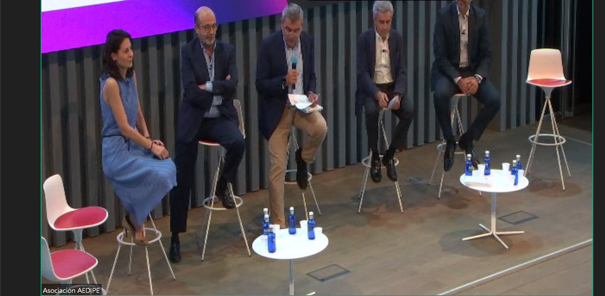 EmpowerMj's tweet photo. @Willysanro de @csod_ES encantado ser Master of Ceremony hoy en el #updateRRHH de @asociacionrh presentando la primera píldora formativa sobre #ecosistemaslaborales. https://t.co/kn8vpE3tjs