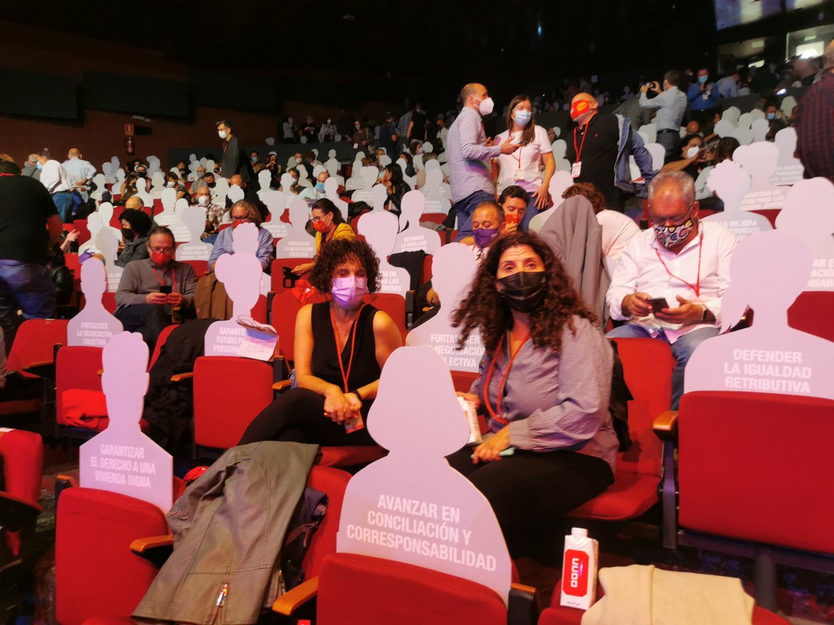 ccoocatalunya's tweet photo. La delegació de #Catalunya ocupant els seus seients al #12Congreso de @CCOO.
#ActuarParaAvanzar #OrgullCCOO

Ja ha començat.
I comença amb Miguel Ríos

#Bienvenidos https://t.co/O2h9oNvcOW