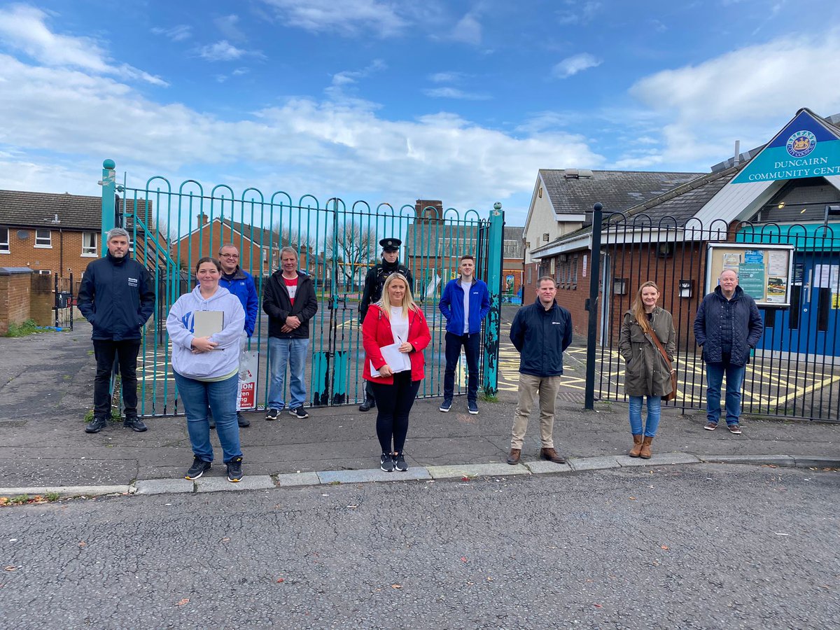 SuppCommunities's tweet photo. It feels great to be back out and about meeting with some of our groups again!
Our CDO Lisa Clarke was in the Tigers Bay/Mountcollyer area for an #estateinspection yesterday morning with reps from the local community and statutory agencies.
Good to see you all! https://t.co/WPBJh6nYbV