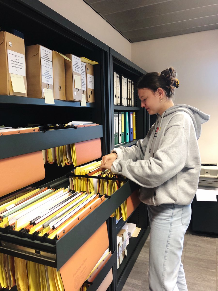 Ellen komt onze diensten vandaag wat versterken 💪 in het teken van #Youcadag. Het loon 💰 van Ellen gaat naar een sterk #jongerenproject van #KIYO in Brazilië en de Filipijnen en enkele projecten in België.
#inzandhoven #Youca #Youcadag