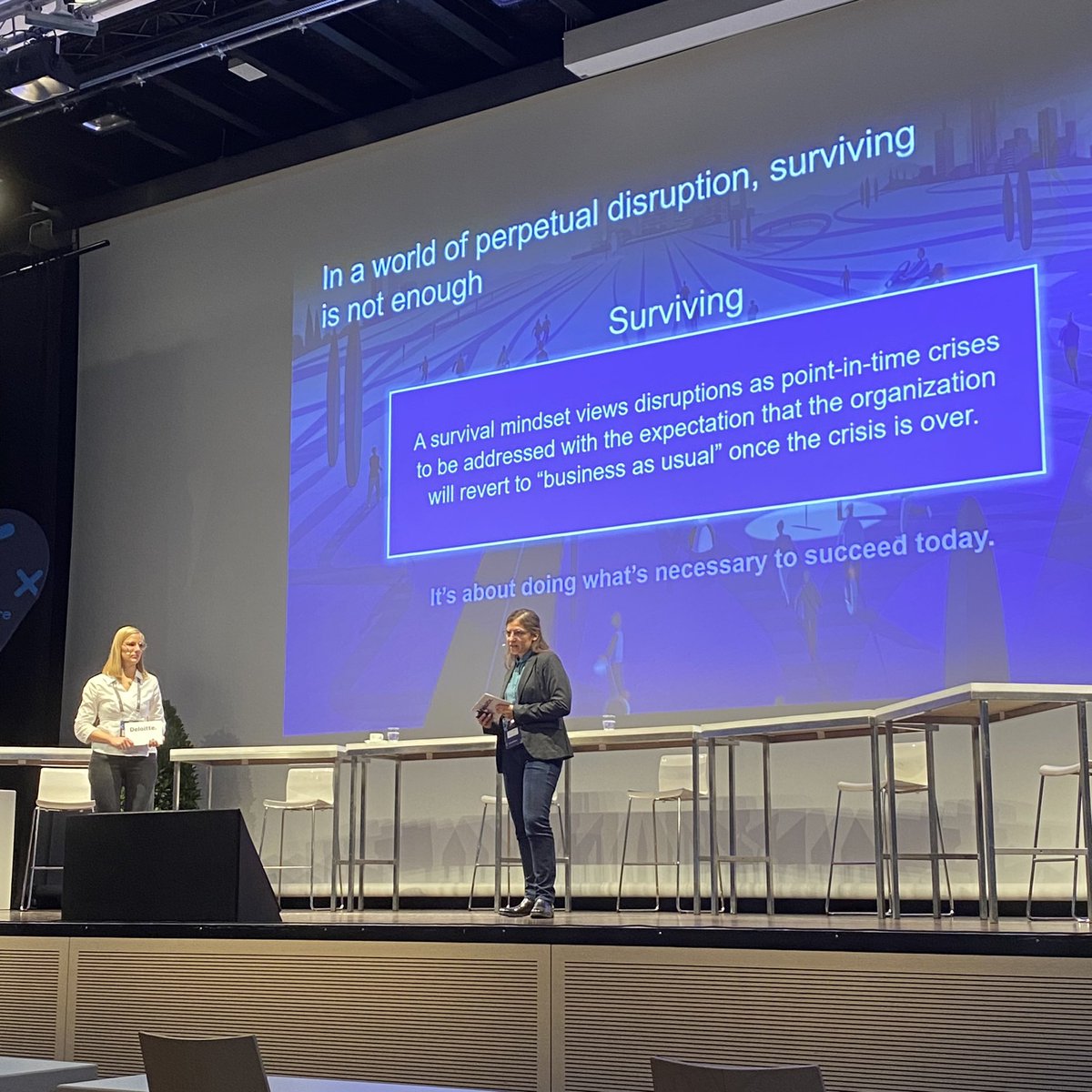 HRxplore's tweet photo. Weiter geht es auf der #Mainstage mit @DeloitteDE und unseren zwei Speakerinnen Amira Abou Zeid &amp; Mareike Schüller

#Trends #deloitte #HR #HRxplore https://t.co/tmGdxQzhbE