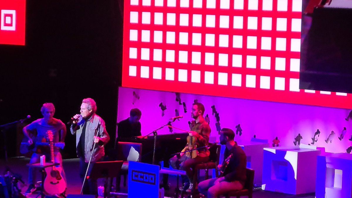 gonzaloplata's tweet photo. Miguel Rios, que canta fenomenal, aprovecha para recordar a @joseluisescriva que no hay que jubilarse senil. Ovación de la sala en el #12congreso @CCOO #ActuarParaAvanzar @ccoocatalunya @ccoovormaros https://t.co/Rk46S4EomK