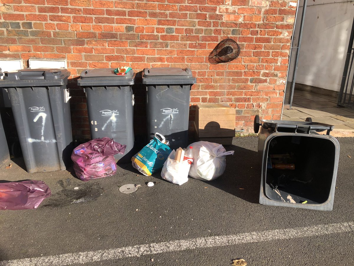 Ellie Tebbott tweet media