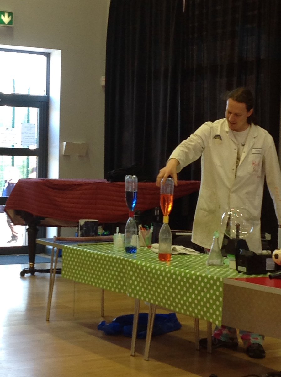 MNA_Year2's tweet photo. Year 2 have enjoyed a fun science workshop this morning with Rocket Ross 🔮💡🌡👨‍🔬@MNA_Year2 @morley_newlands #MNAscience https://t.co/IblZ5N8skG