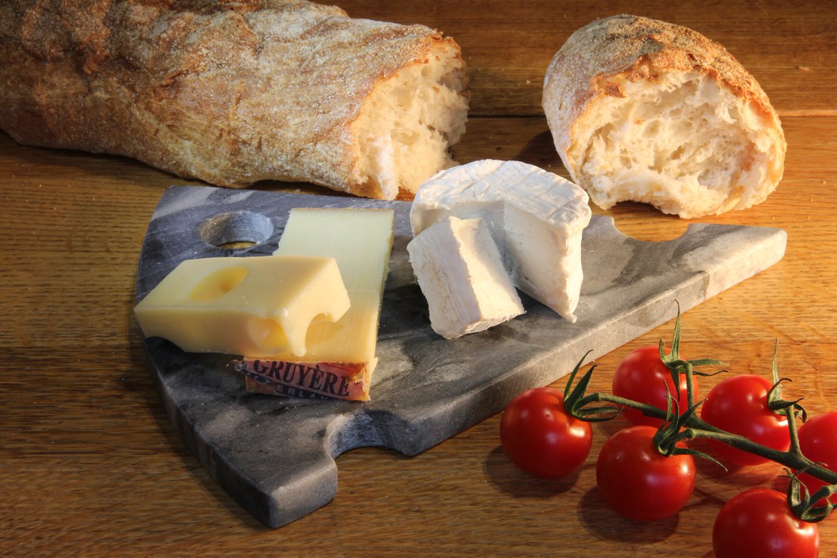 SharedEarthWS's tweet image. Do you ever just look at a picture of food and suddenly feel ravenous? This makes me really want to like cheese.. hahahaha.
Find the cheese board and more on our website sharedearth-trade.co.uk