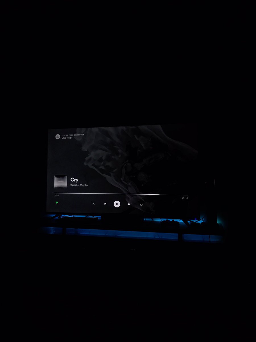 CigareAfterSix's tweet photo. Relaxing on my bed with my favorite coffee and song <3 https://t.co/rCvytY5Xk7