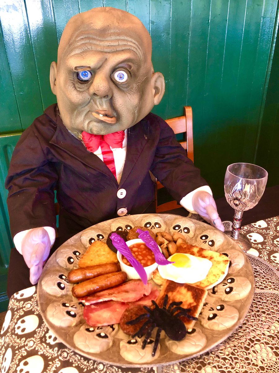 OUR FESTER HAPPY TO BE PART OF #WBRestaurantweek         Halloween offers all week 25th - 31st October.
Bring the kids for a photograph with FESTER at his family table🎃.
#ATOWNNEWS 
#feilebelfast 
#visitbelfast 
#feiltefeirste 
#pgmedia