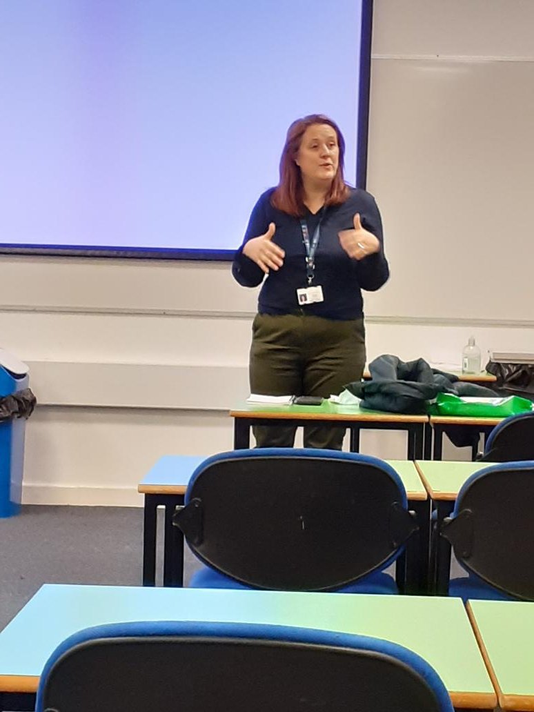 Dr Louise Bramley sharing top tips for writing for publication with Early Career Leadership Fellows.  Thanks Louise great session <a href="/saradeakin1/">sara deakin</a> <a href="/A5Chivinge/">Aquiline Chivinge MBE</a> <a href="/Loubramley/">Dr Louise Bramley RN (she/her)</a> @suehaines1 @NUHInstitute <a href="/NUHNursing/">NUH Nursing</a>