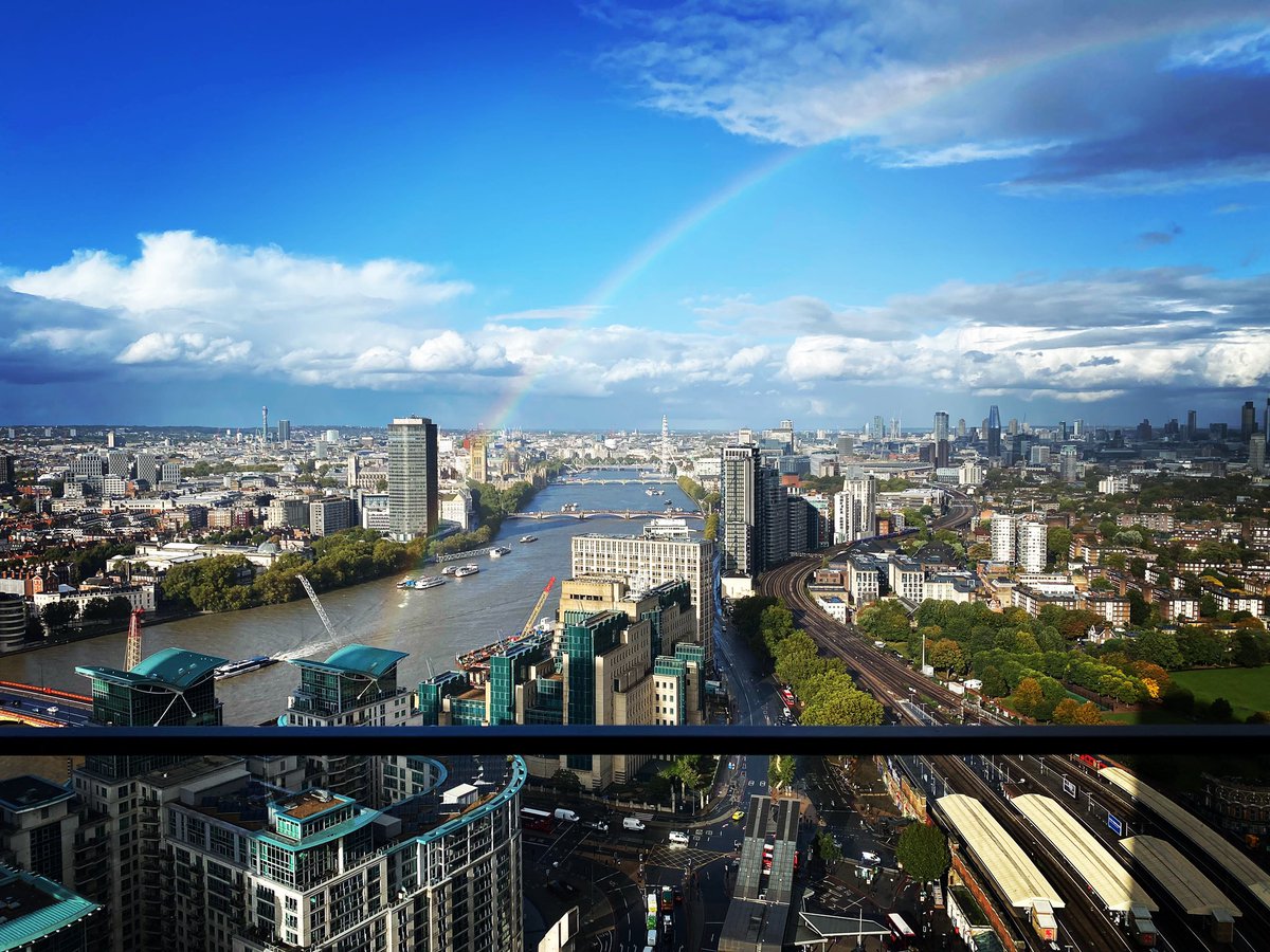 You will never find a rainbow if you are looking down! 🌈 🌧 

Yesterday afternoon, we were looking for the pot of gold. Views from Nine Elms - The new address in London. 

A new icon on the London city skyline.

#rainbow #luxuryhomes #nineelms #londonproperty #londonrealestate