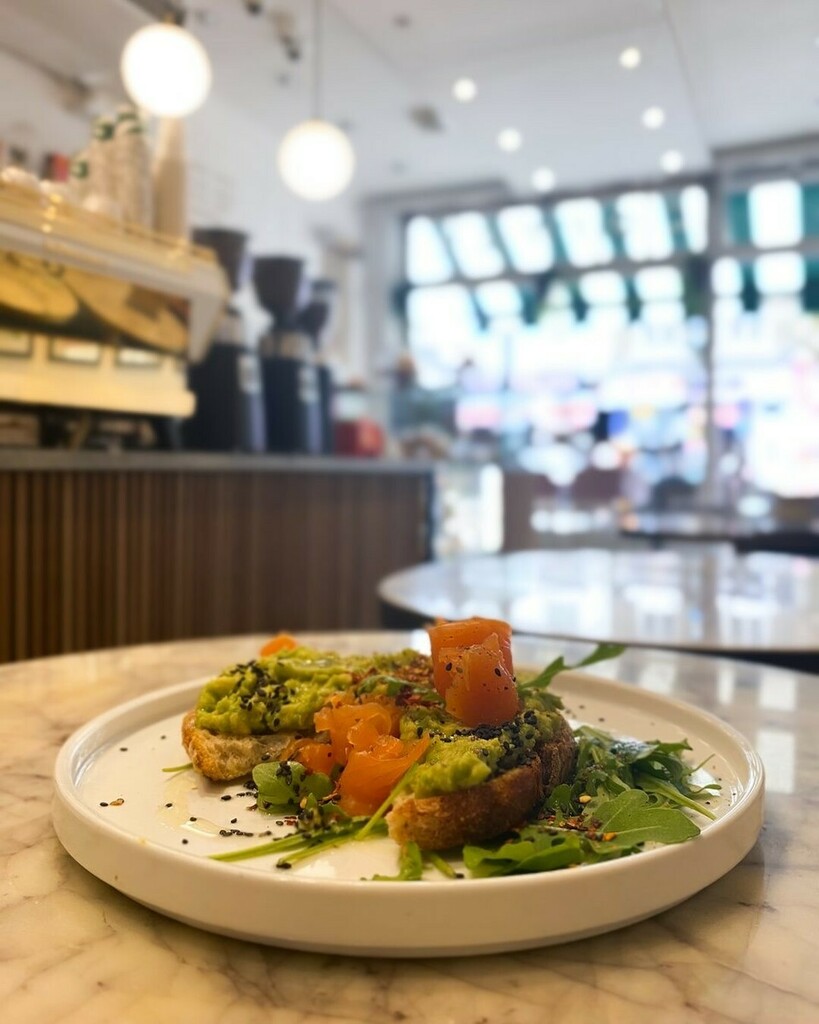 holyshotcoffee's tweet photo. Midweek pick-me-up brunch anyone? Grab a variation of our famous avocado toast, like this delicious one with smoked salmon 🥑✨
.
.
.
.
.
#brunch #breakfast #avotoast #coffee #specialtycoffee #independentcoffeeshop #holyshot #holyshotcoffee #coffeeshop #coffeegram #coffeelove … https://t.co/YK8DZSlXin