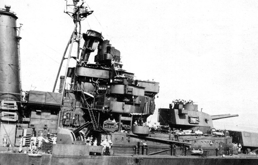 WWIIpix's tweet photo. This day in 1944, HMAS Australia had been hit by a Japanese aircraft that flew into the foremast. The attack killed 30 personnel, including the Captain.

The Australian official history of the war claimed that this was the first kamikaze attack on an Allied ship. #WW2 https://t.co/SKJjGIocQR