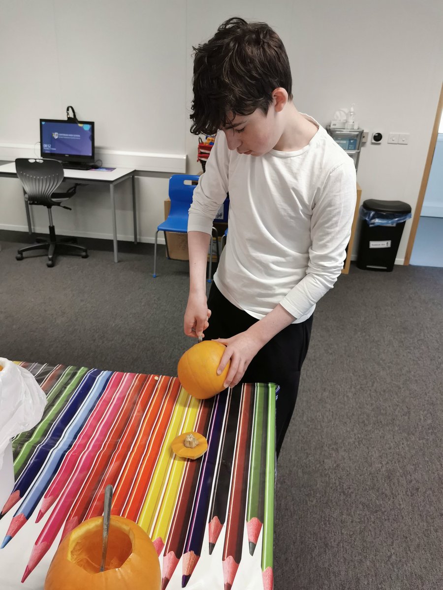 Cantonian_Base's tweet image. Tweet 1 of 3:
A spooktacular morning with @MissAPhillips11 🎃 our pupils have enjoyed a sensory session based around pumpkin carving !! Special thanks to all the TAs who supported Miss with her lesson 😀 #accessbase #sensorysession #successforall #handsonlearning
