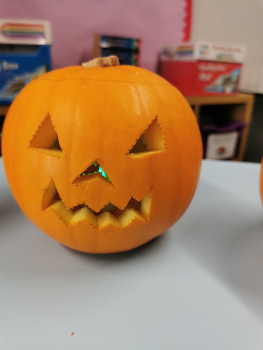 Cantonian_Base's tweet image. Tweet 2 of 3:
A spooktacular morning with @MissAPhillips11 🎃 our pupils have enjoyed a sensory session based around pumpkin carving !! Special thanks to all the TAs who supported Miss with her lesson 😀 #accessbase #sensorysession #successforall #handsonlearning