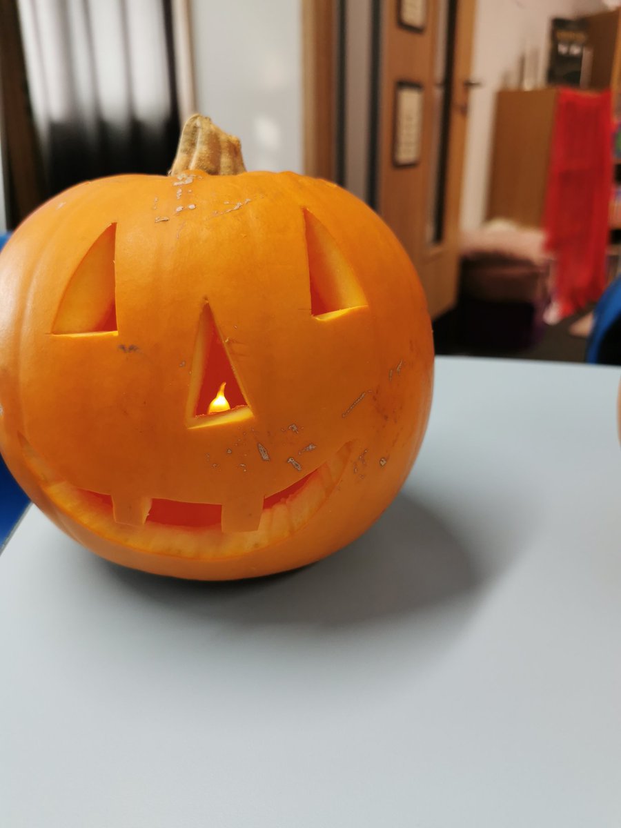 Cantonian_Base's tweet image. Tweet 2 of 3:
A spooktacular morning with @MissAPhillips11 🎃 our pupils have enjoyed a sensory session based around pumpkin carving !! Special thanks to all the TAs who supported Miss with her lesson 😀 #accessbase #sensorysession #successforall #handsonlearning