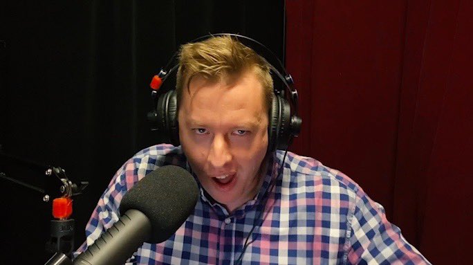 bestteammate's tweet photo. When they give you that ‘Booze Team Mates Tomorrow’ look 🤤 https://t.co/sRx5U7nCkG