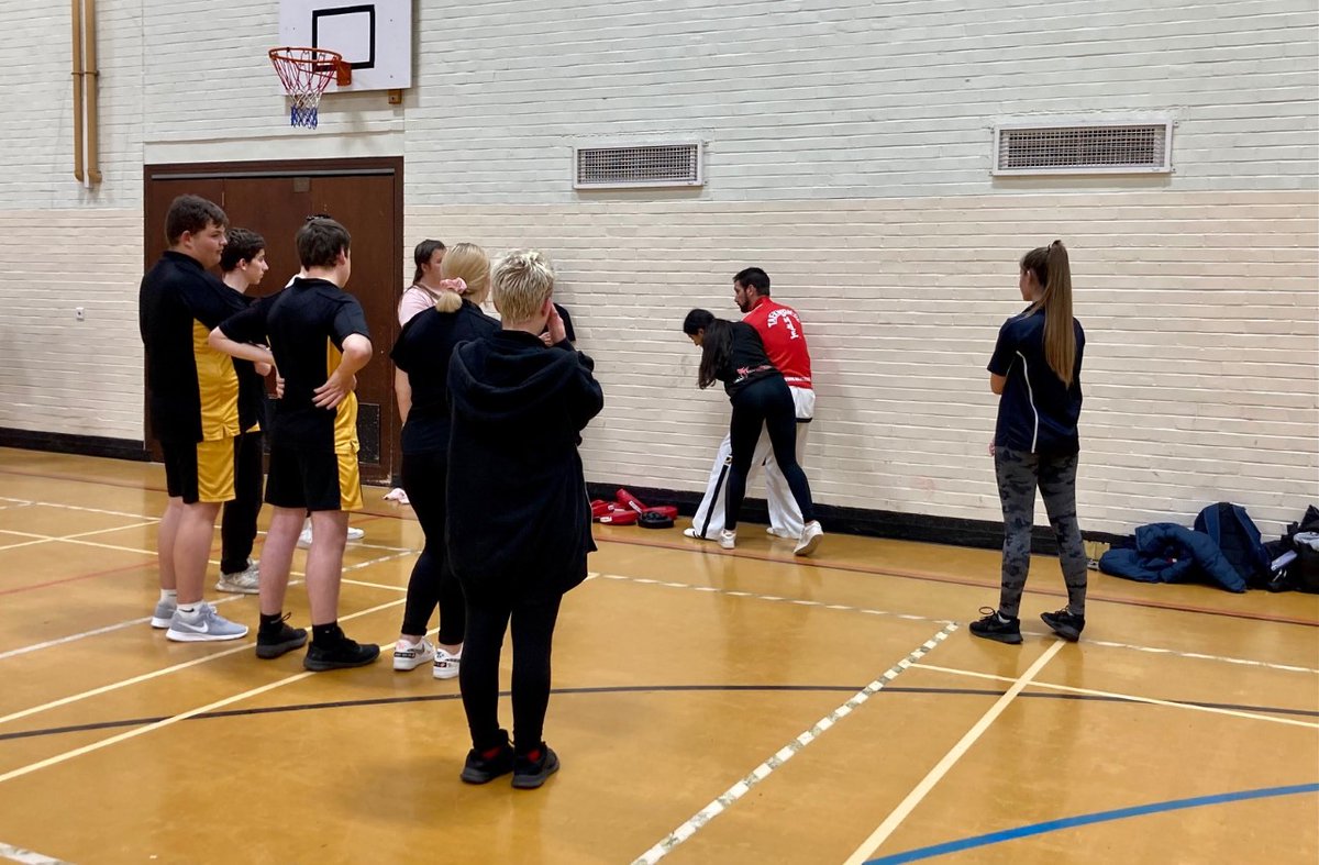 Our Wellbeing event with @larkmeadschool & @Fitzharrys - A brilliant Self Defence session with Carl from Vale TKD @ValeTKD1 #selfdefence #wellbeing #afterschoolfun