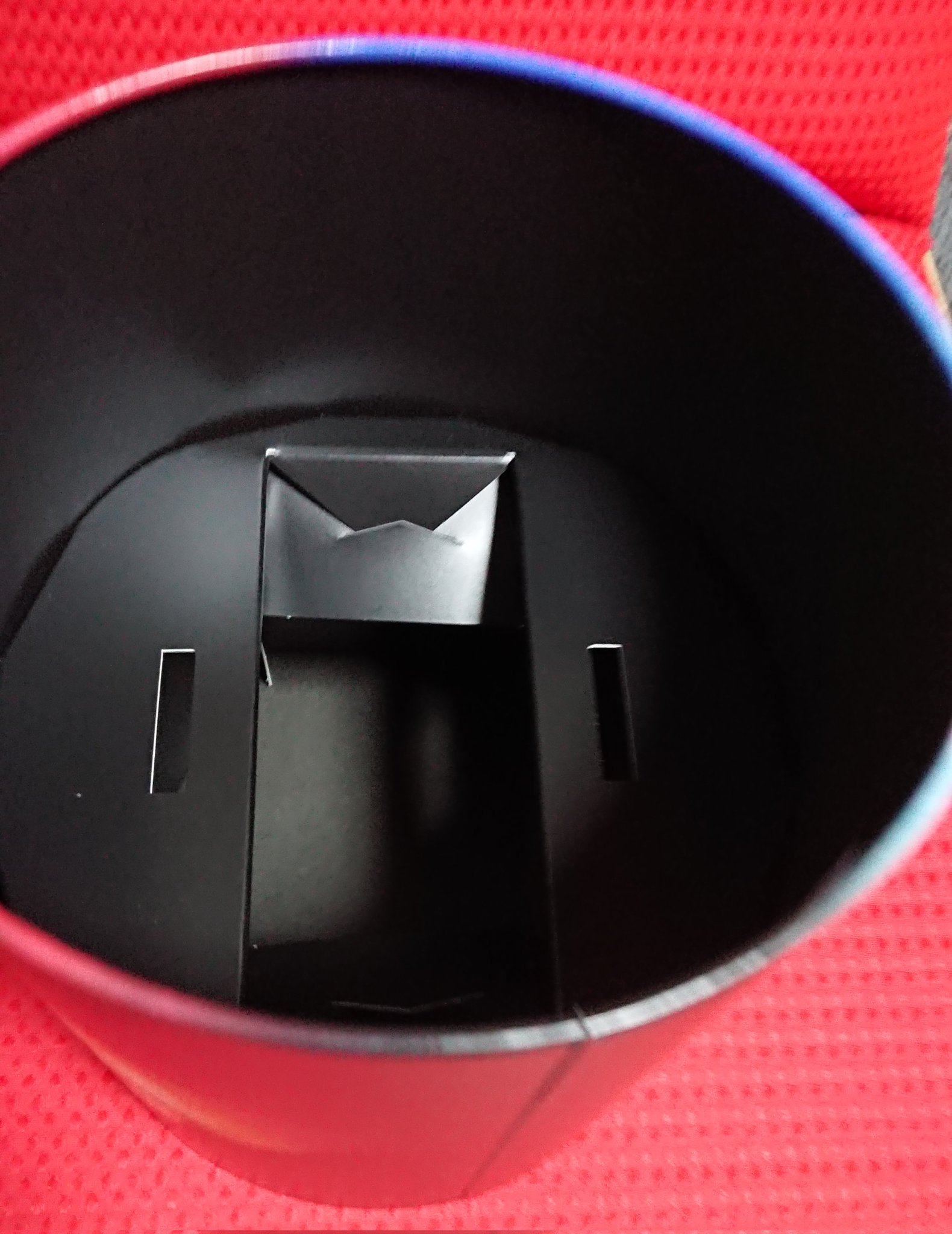 朱音 刀剣の円盤の連動特典 普通に長方形のboxが届くのかと思ってたらまさかの円形で邪魔だ でかい T Co Wqqfb0esvh Twitter