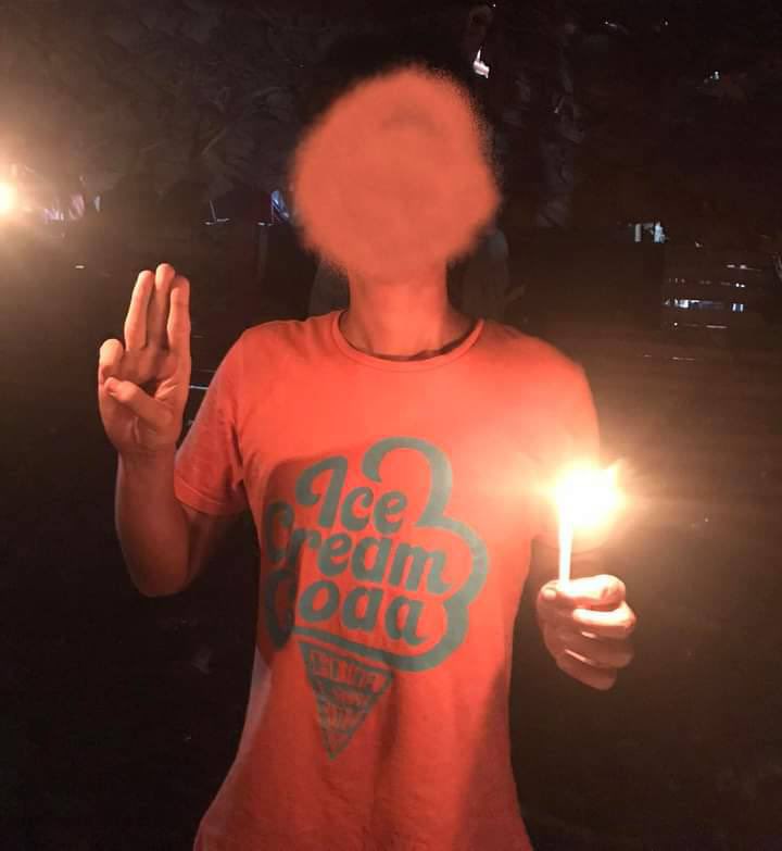 ShuminZhang123's tweet photo. Revolutionary Comrades in Pyay, liberated areas to fight against Junta, staged a candle strike &amp; held memorial service for fallen heroes of Spring Revolution last night on full moon day of Thadingyut. #CandleStrike #Oct21Coup   #WhatsHappeningInMyanmar  https://t.co/ECYpHzyjFo